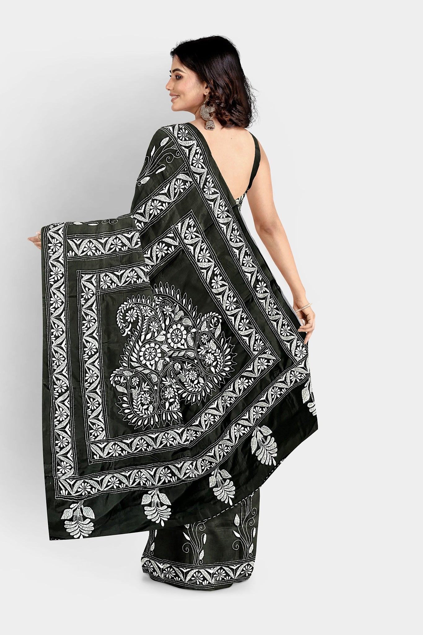 Kantha Stitch: Exclusive Blended Silk Saree with Traditional Craftsmanship and Statement Design With BP