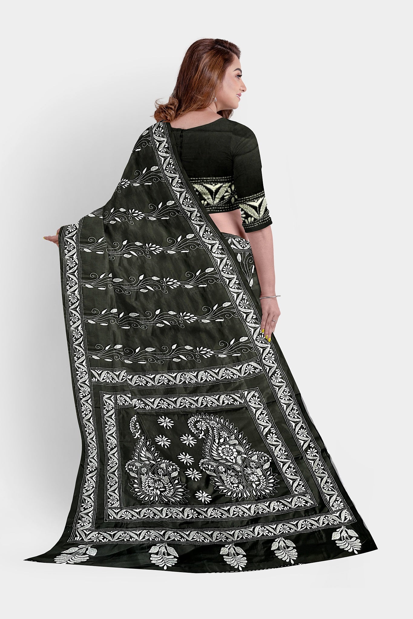 Kantha Stitch: Exclusive Blended Silk Saree with Traditional Craftsmanship and Statement Design With BP