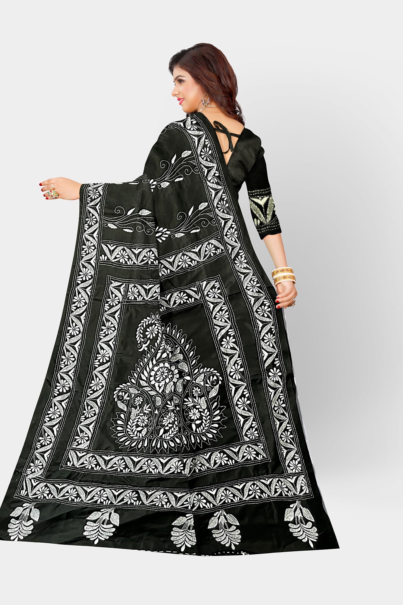 Kantha Stitch: Exclusive Blended Silk Saree with Traditional Craftsmanship and Statement Design With BP