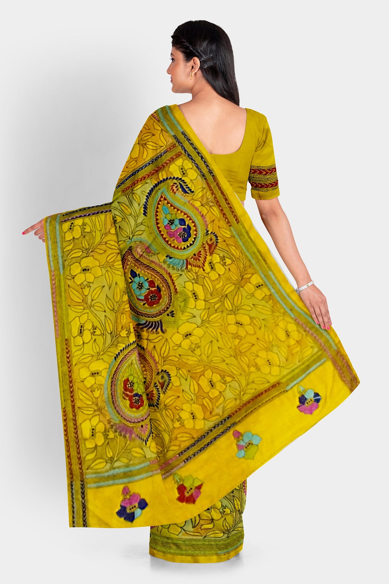 Kantha Stitch: Stylish Blended Silk Saree showcasing Traditional Artistry in Modern Indian Fashion With BP