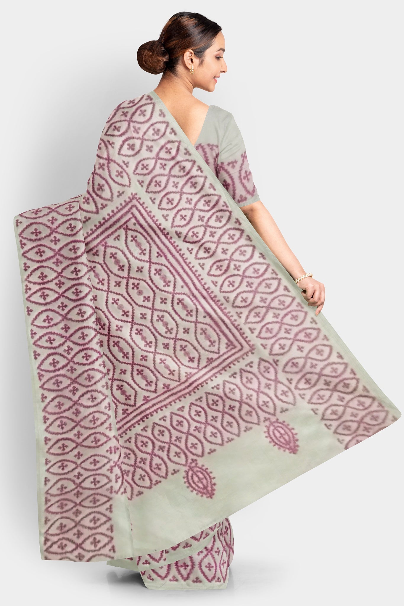 Gujrati Stitch: Stylish Blended Silk Saree showcasing Traditional Artistry in Modern Indian Fashion With BP