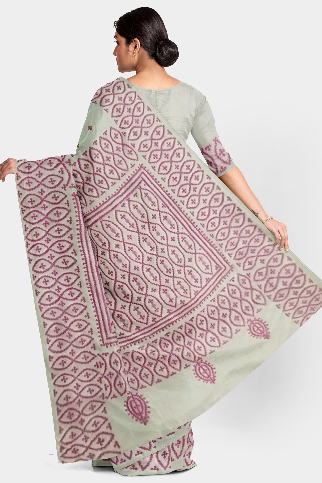 Gujrati Stitch: Stylish Blended Silk Saree showcasing Traditional Artistry in Modern Indian Fashion With BP