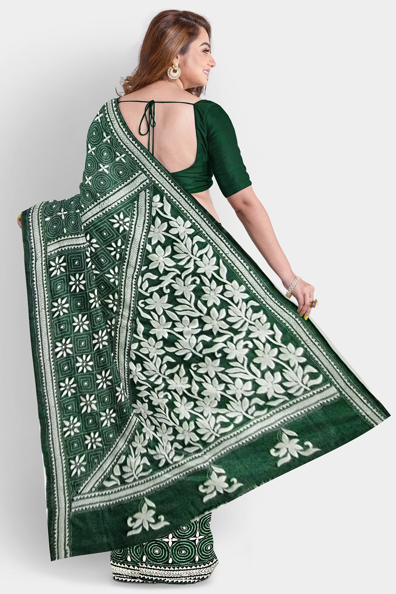 Kantha Stitch: Stylish Blended Silk Saree showcasing Traditional Artistry in Modern Indian Fashion with BP