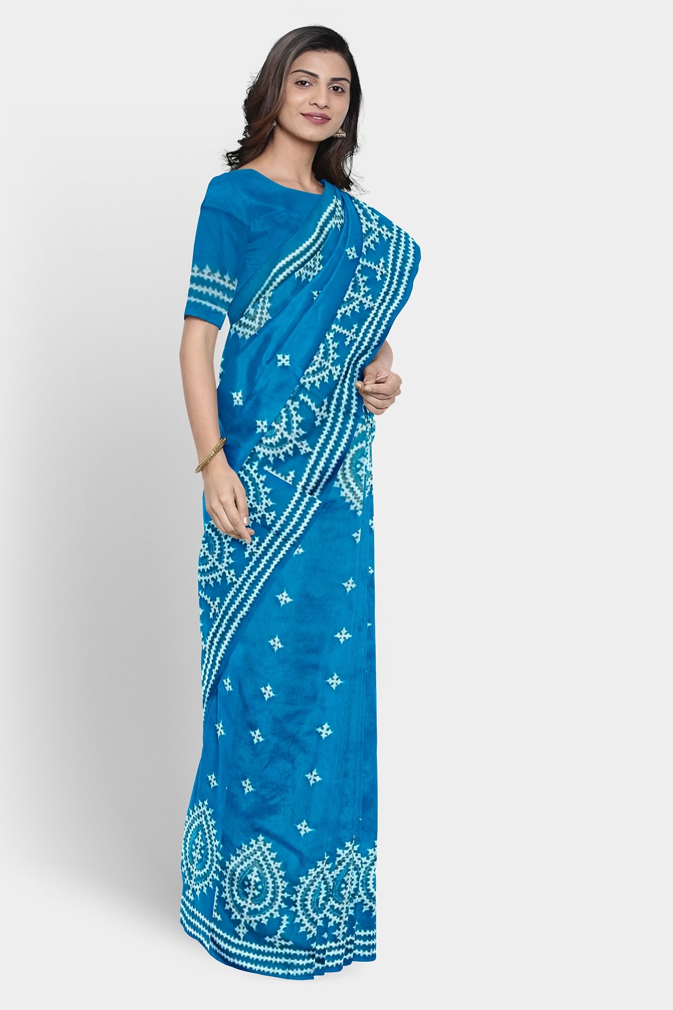 Gujrati Stitch: Stylish Blended Silk Saree showcasing Traditional Artistry in Modern Indian Fashion with BP