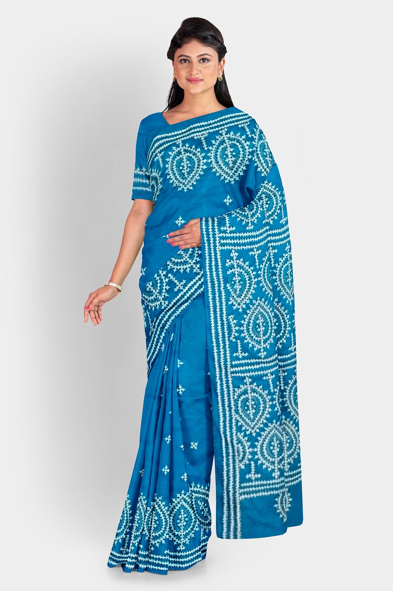 Gujrati Stitch: Stylish Blended Silk Saree showcasing Traditional Artistry in Modern Indian Fashion with BP