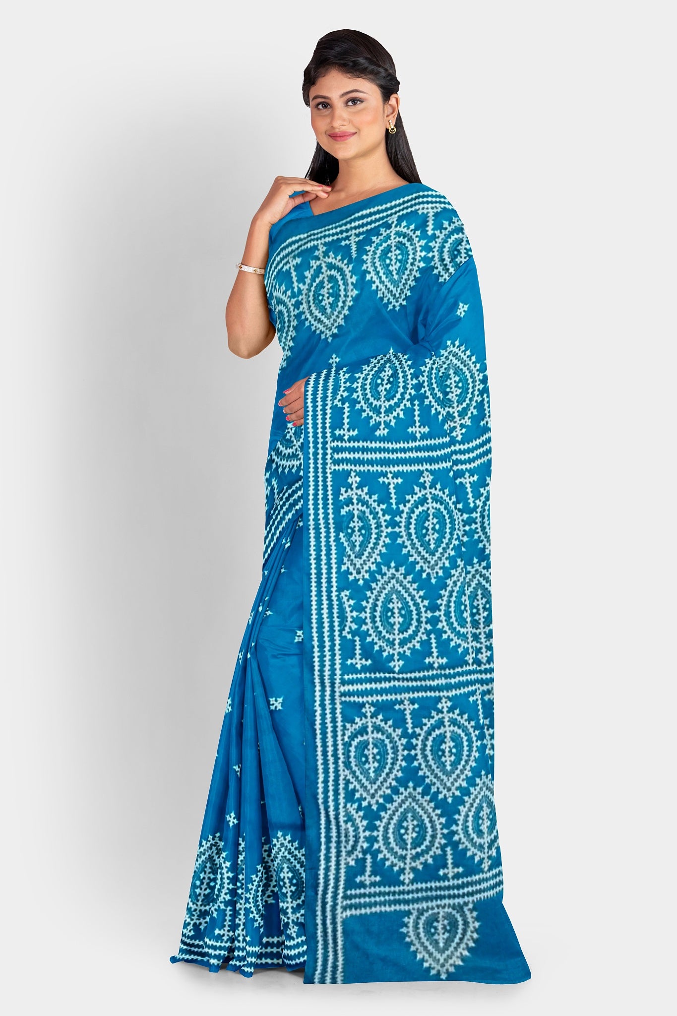 Gujrati Stitch: Stylish Blended Silk Saree showcasing Traditional Artistry in Modern Indian Fashion with BP