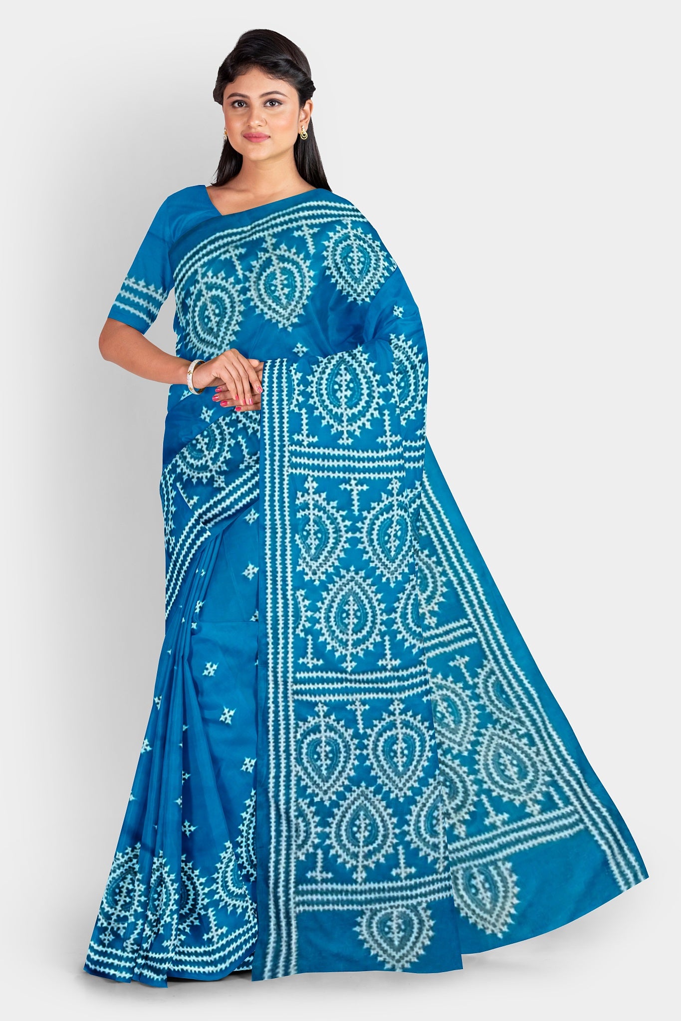 Gujrati Stitch: Stylish Blended Silk Saree showcasing Traditional Artistry in Modern Indian Fashion with BP