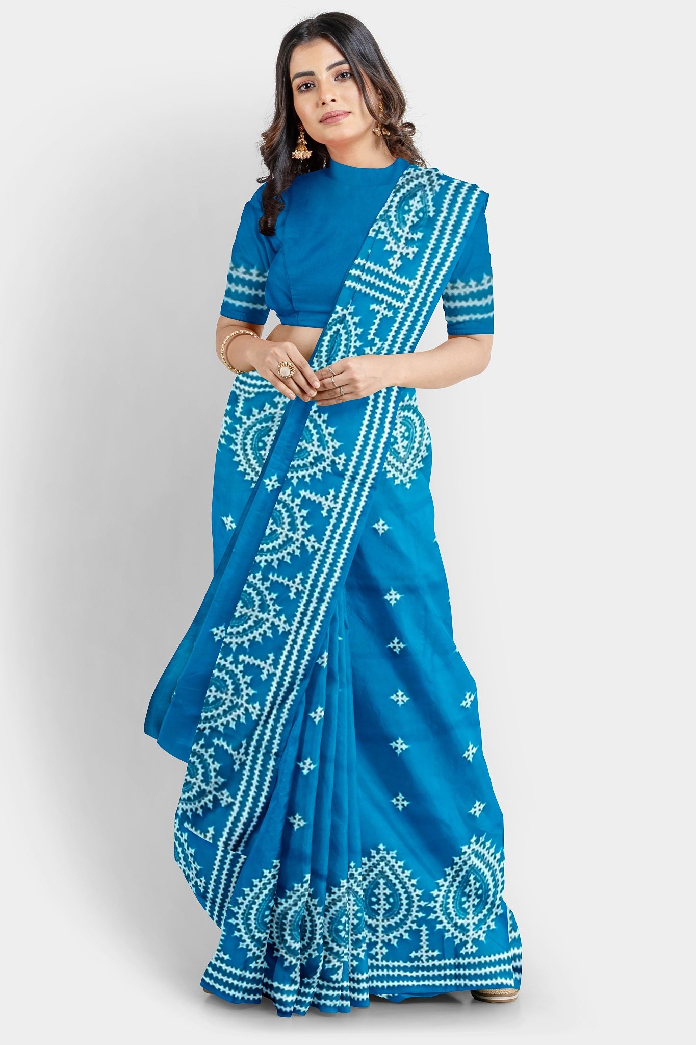 Gujrati Stitch: Stylish Blended Silk Saree showcasing Traditional Artistry in Modern Indian Fashion with BP