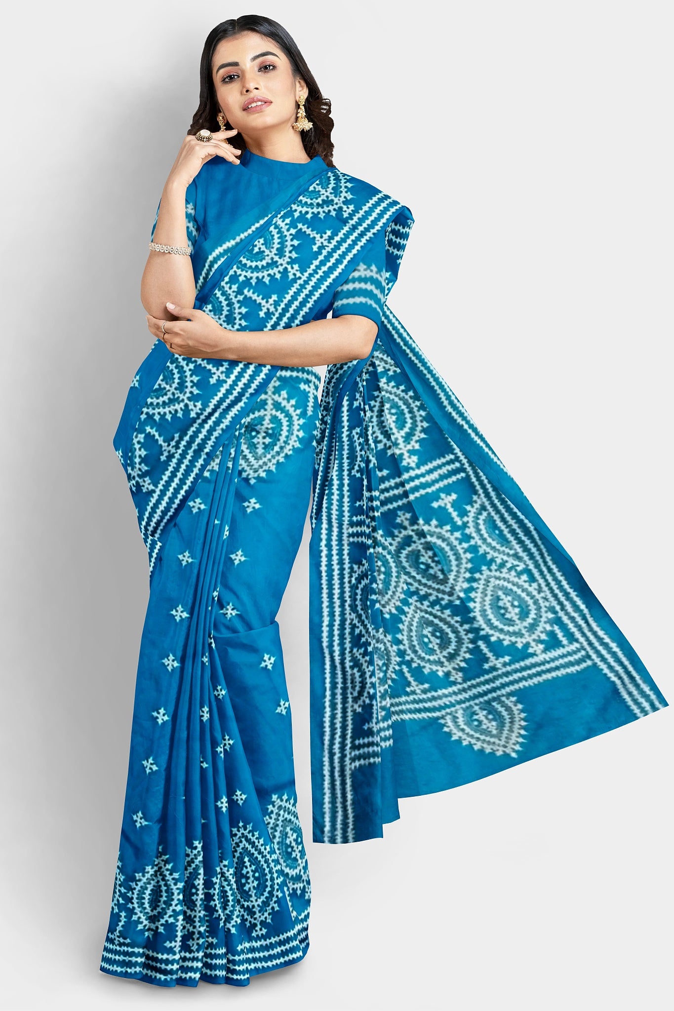 Gujrati Stitch: Stylish Blended Silk Saree showcasing Traditional Artistry in Modern Indian Fashion with BP