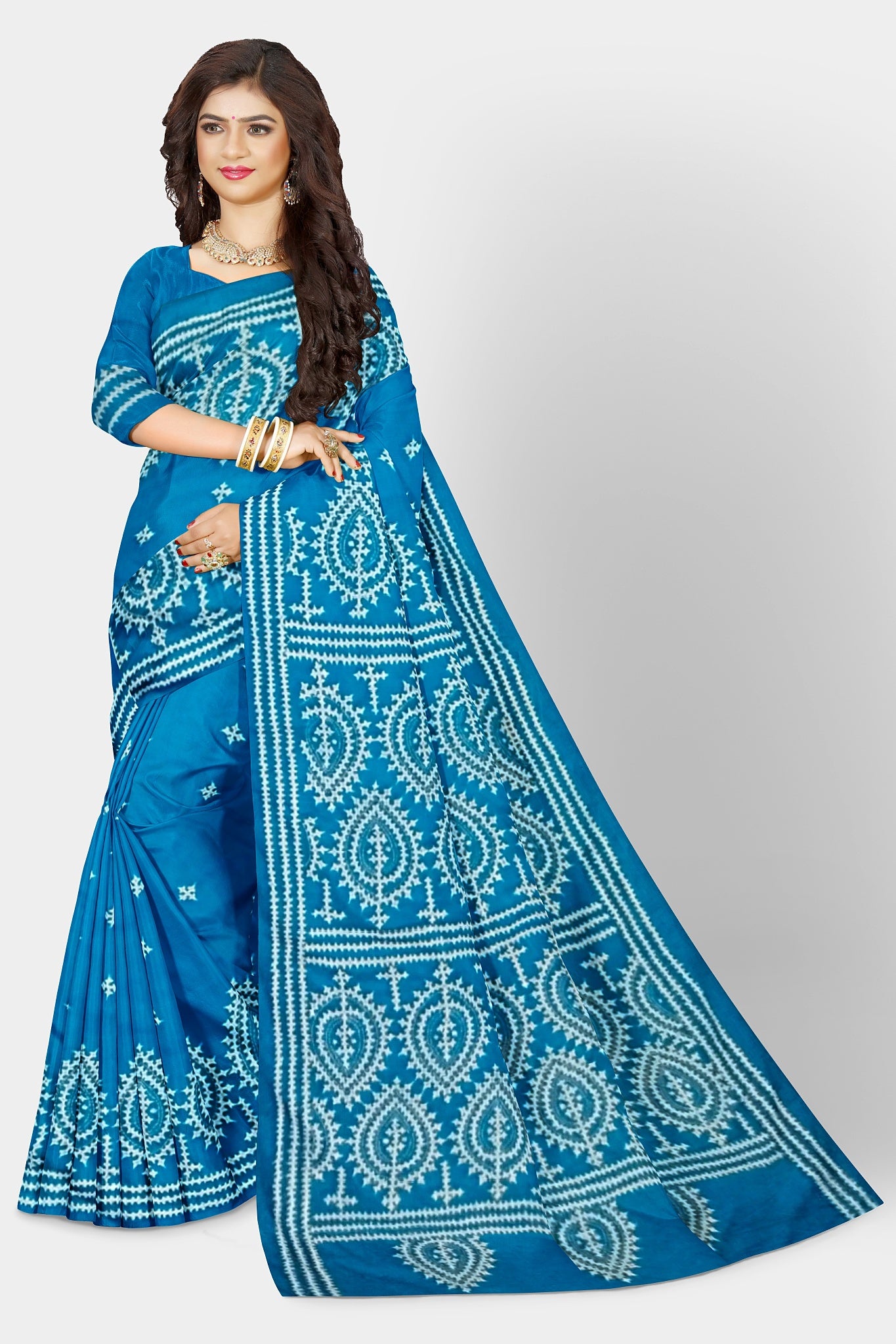 Gujrati Stitch: Stylish Blended Silk Saree showcasing Traditional Artistry in Modern Indian Fashion with BP