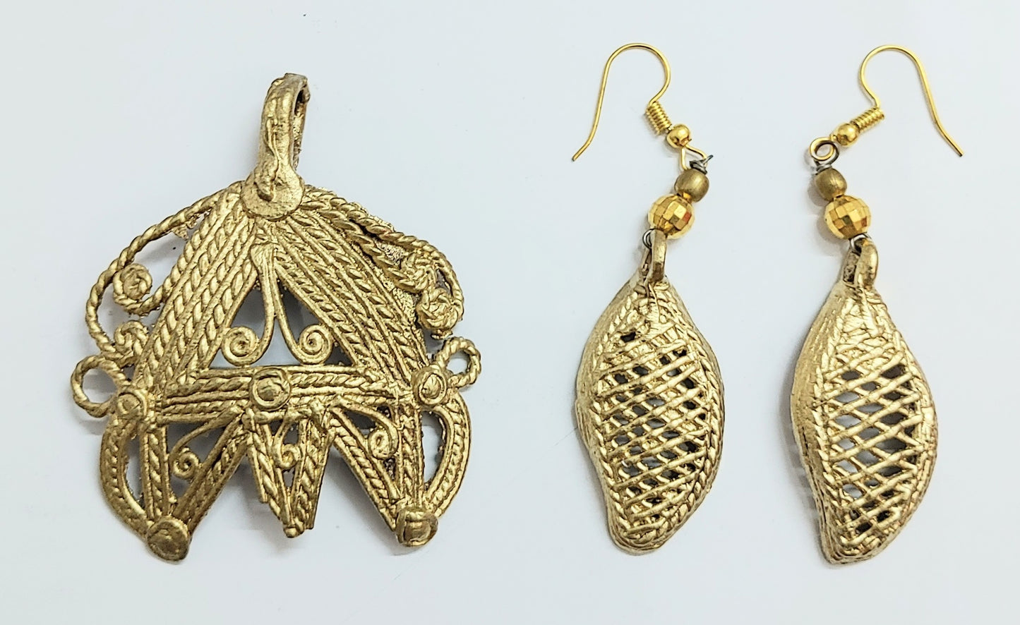Dokra Dhokra Ethnic Collection of Brass Dokra Pendant Jewellery for Women/-