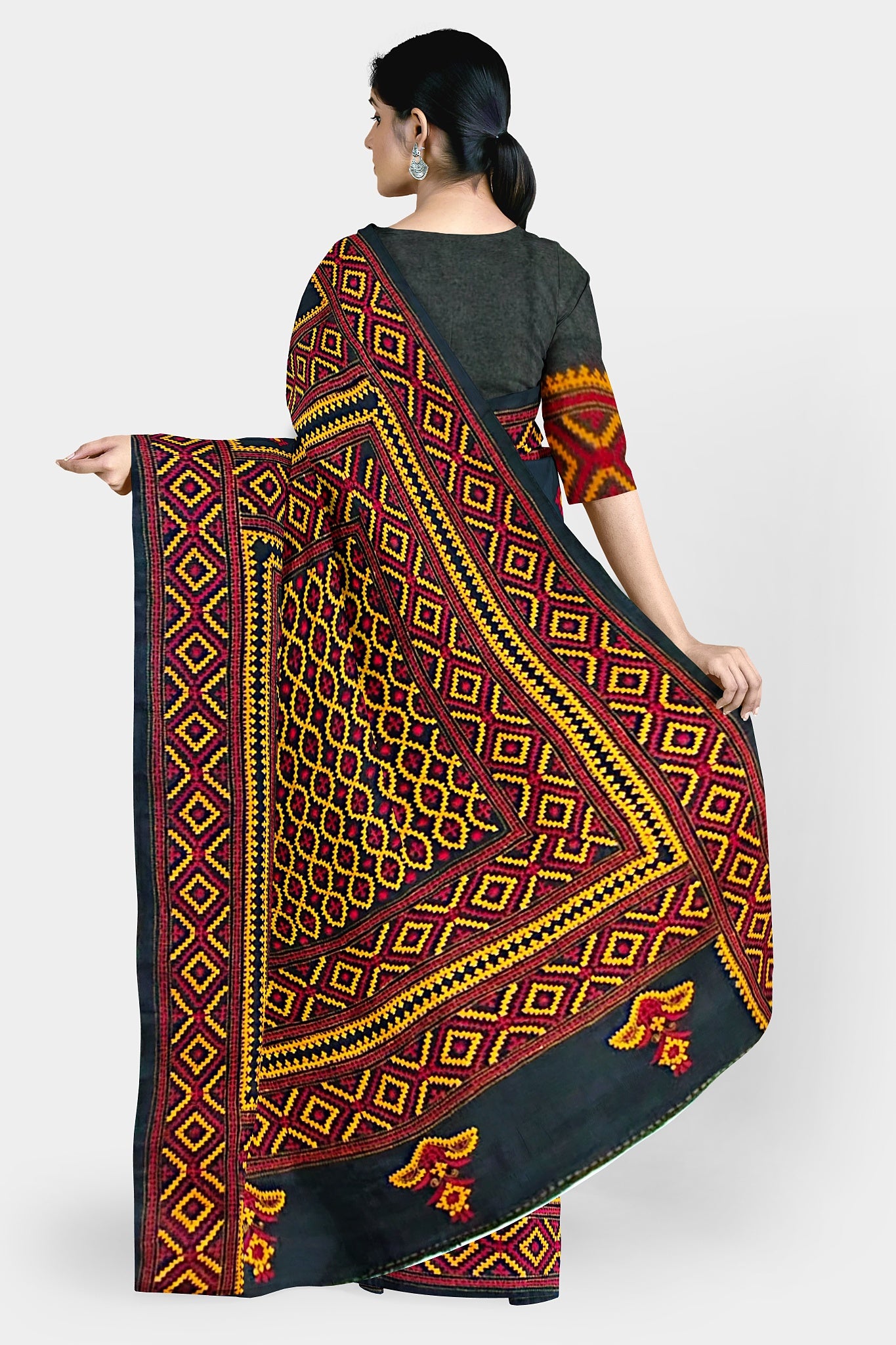 Kantha Stitch: Stylish Blended Silk Saree showcasing Traditional Artistry in Modern Indian Fashion