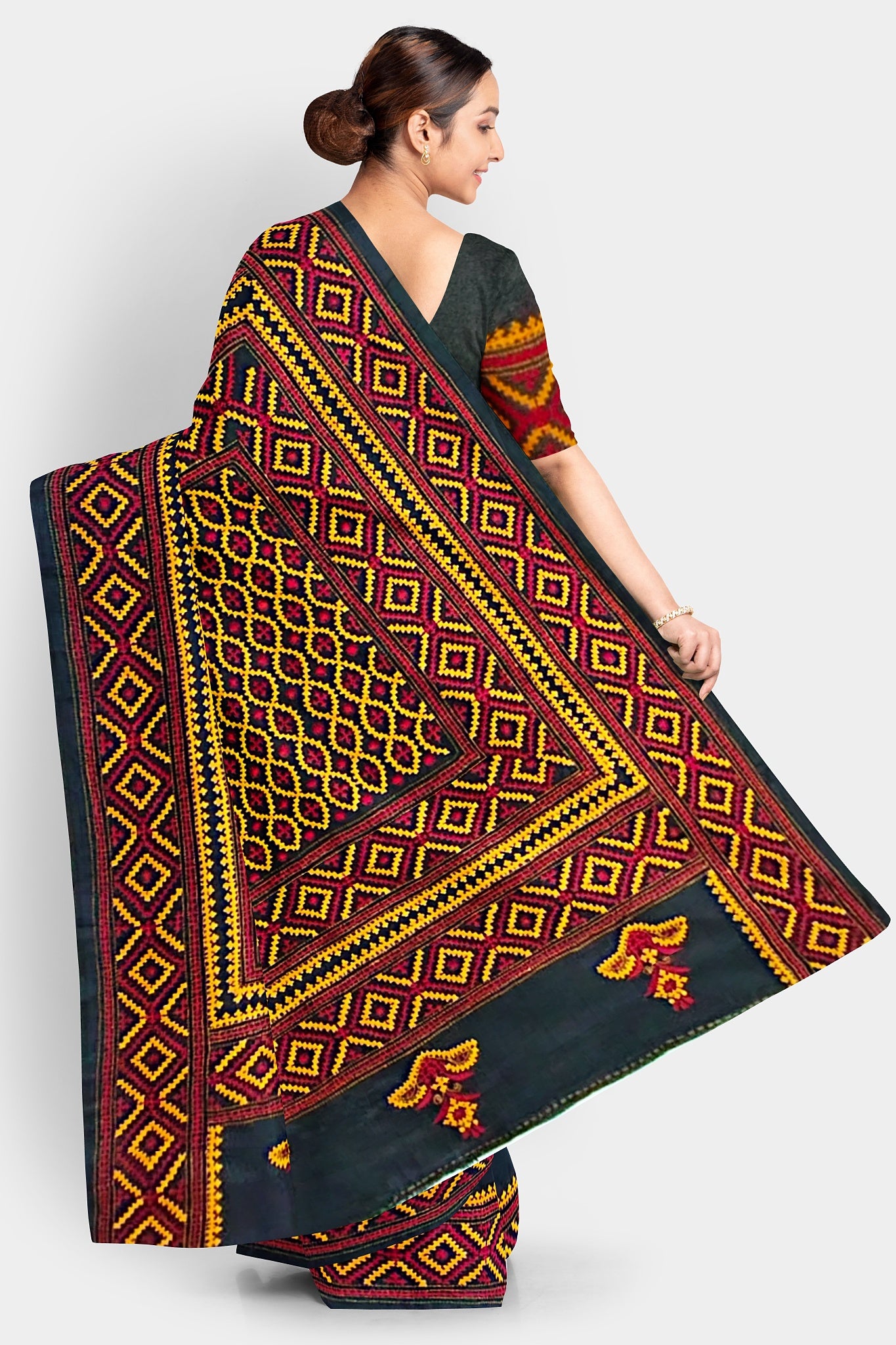 Kantha Stitch: Stylish Blended Silk Saree showcasing Traditional Artistry in Modern Indian Fashion
