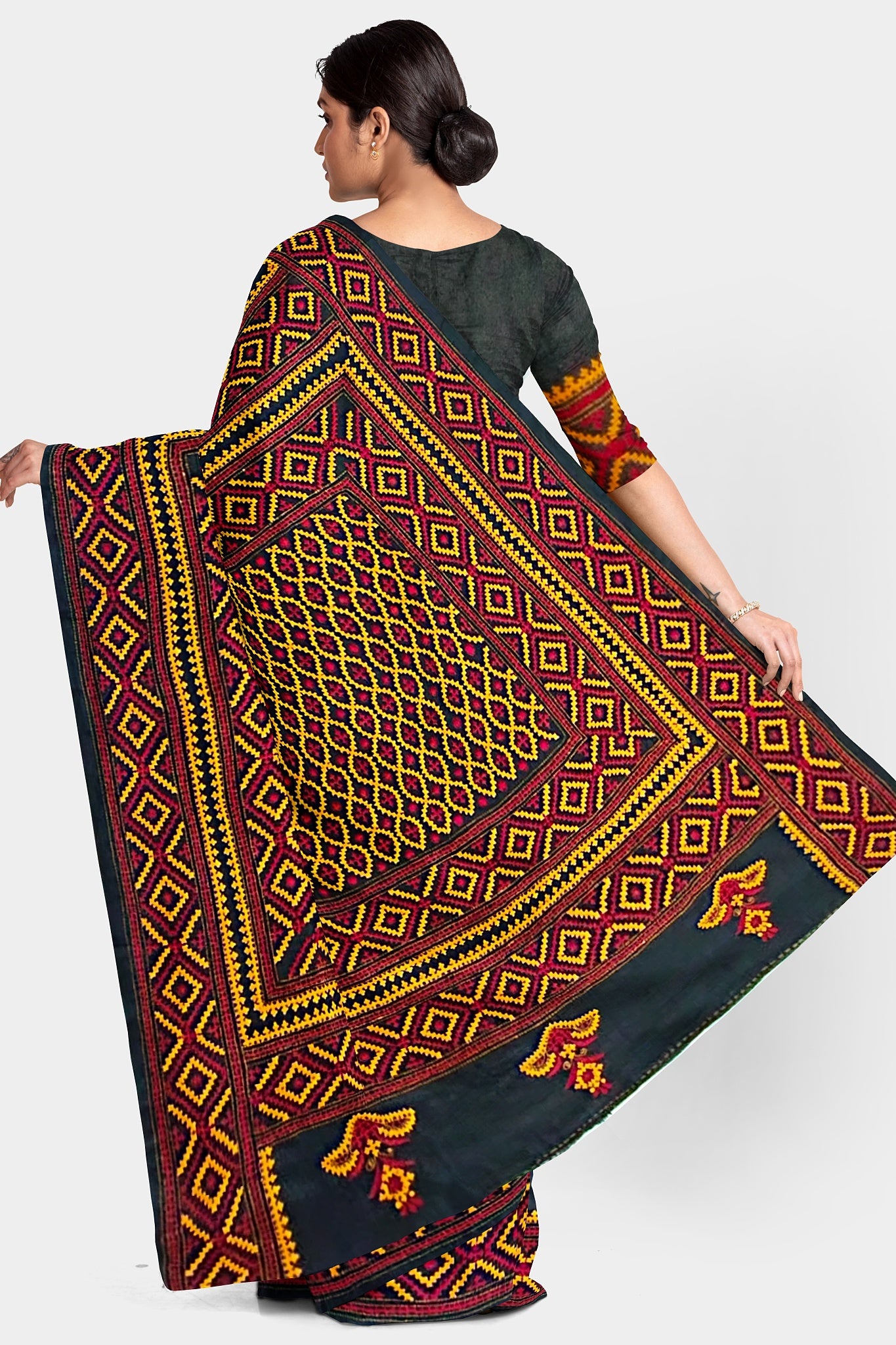 Kantha Stitch: Stylish Blended Silk Saree showcasing Traditional Artistry in Modern Indian Fashion