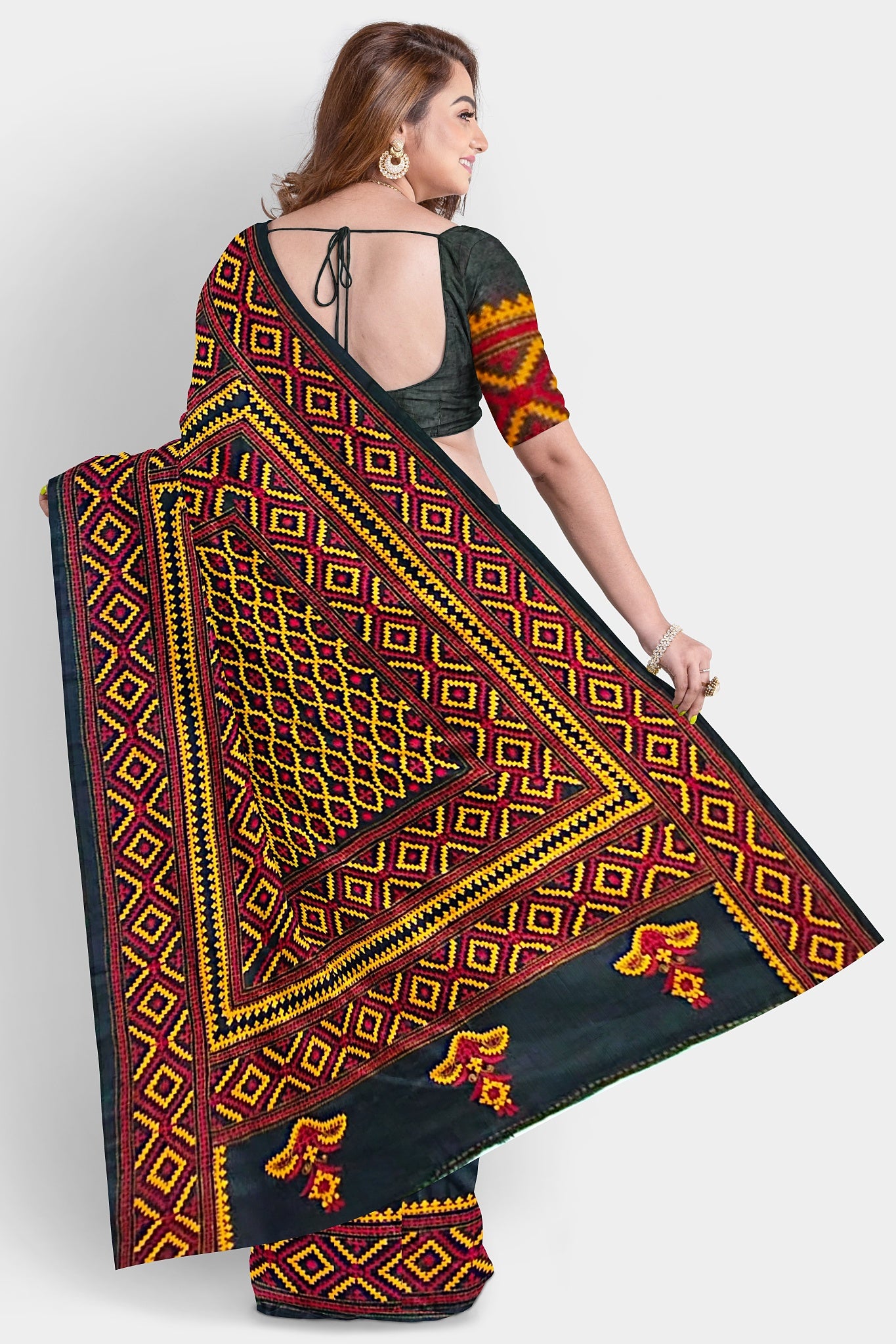 Kantha Stitch: Stylish Blended Silk Saree showcasing Traditional Artistry in Modern Indian Fashion