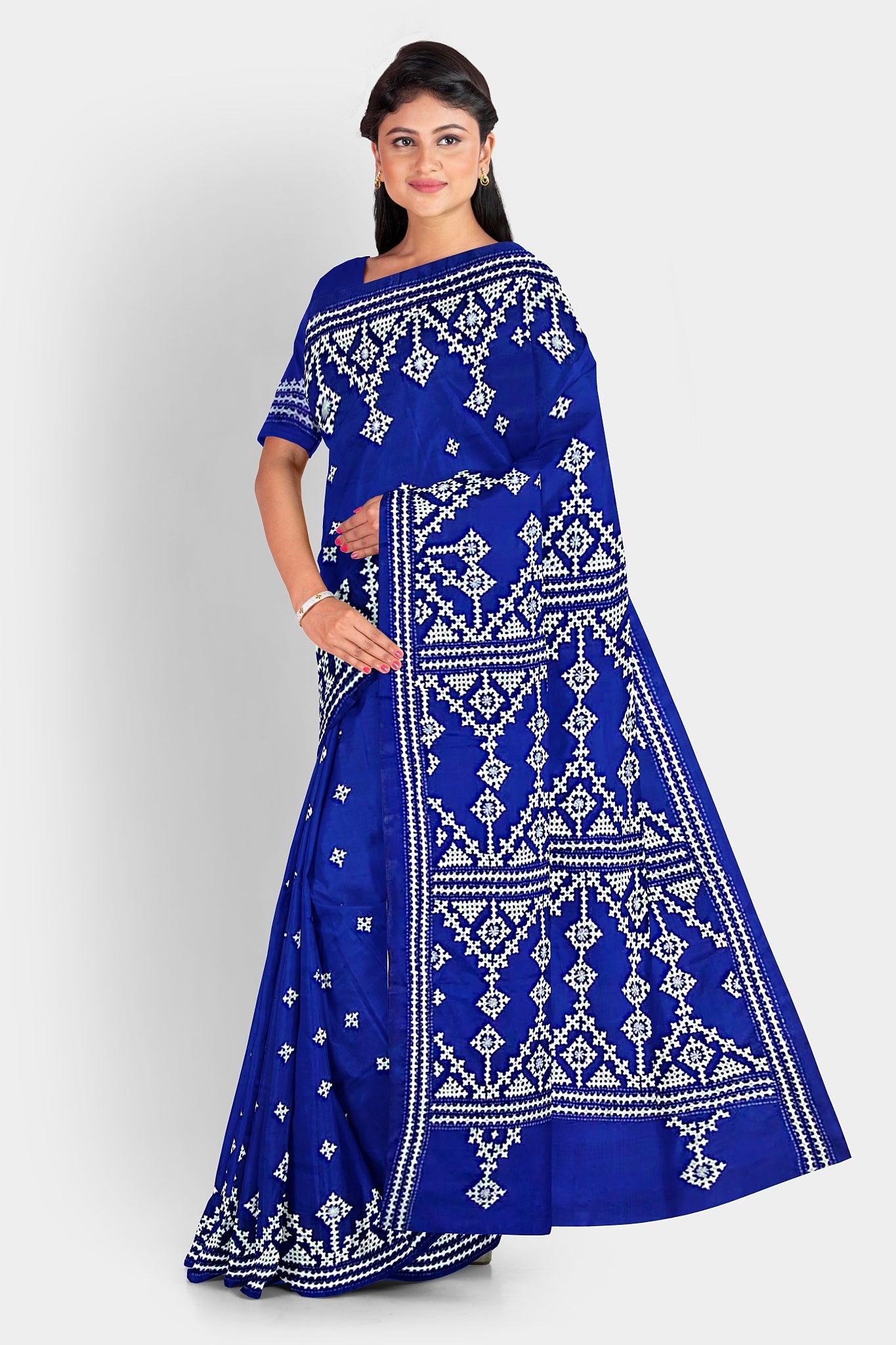 Gujrati Stitch: Stylish Blended Silk Saree showcasing Traditional Artistry in Modern Indian Fashion With BP