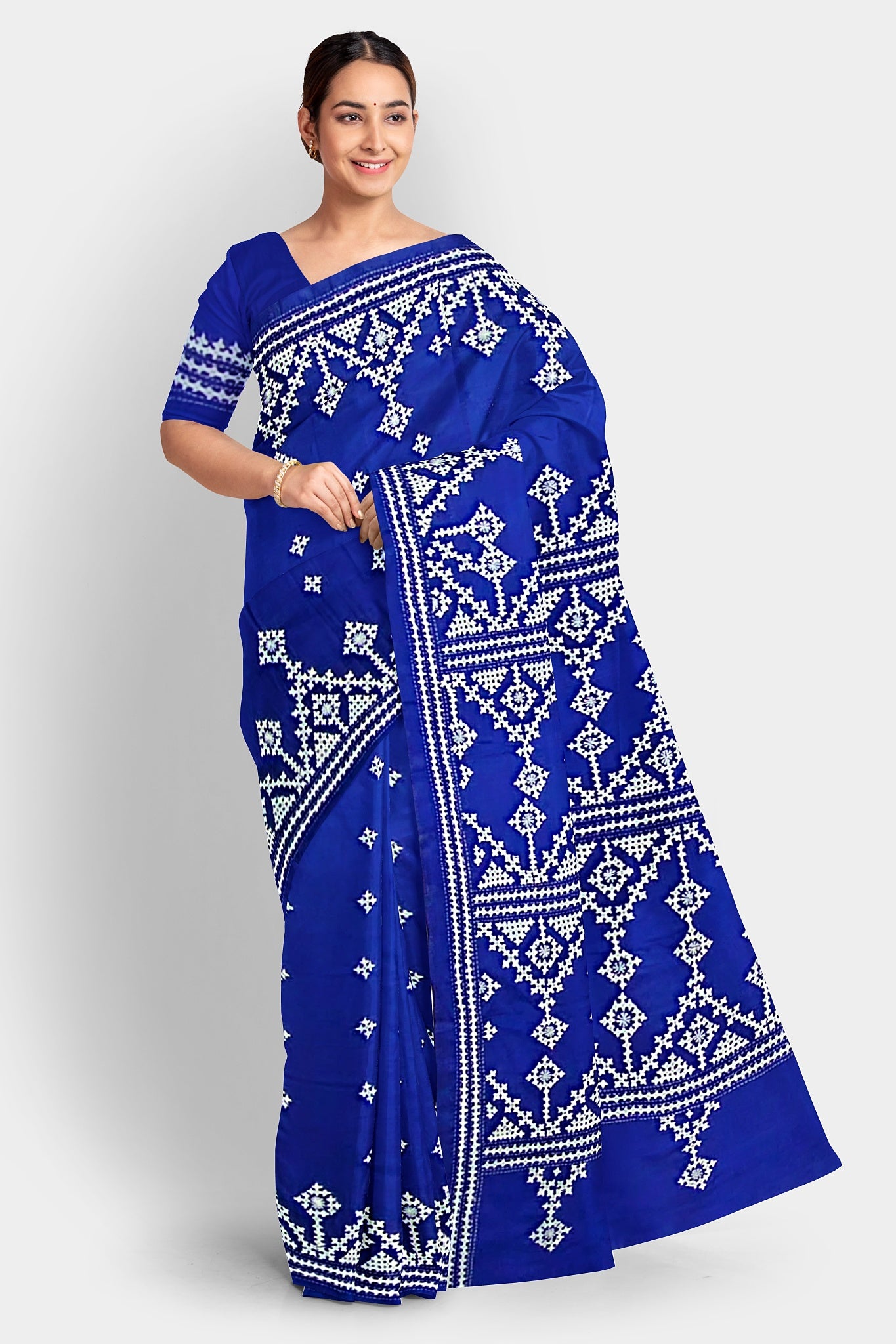 Gujrati Stitch: Stylish Blended Silk Saree showcasing Traditional Artistry in Modern Indian Fashion With BP