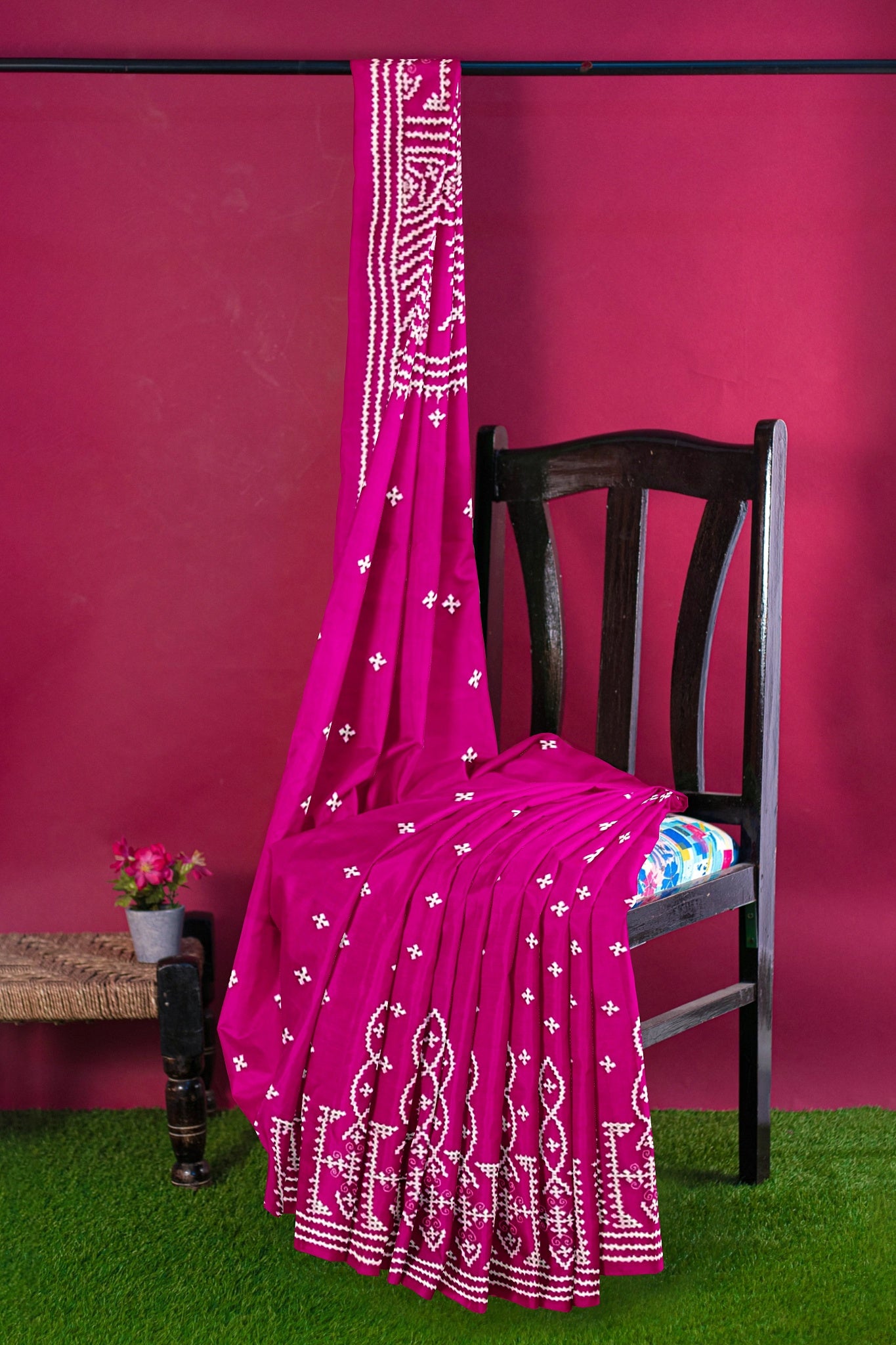 Gujrati Stitch: Stylish Blended Silk Saree showcasing Traditional Artistry in Modern Indian Fashion