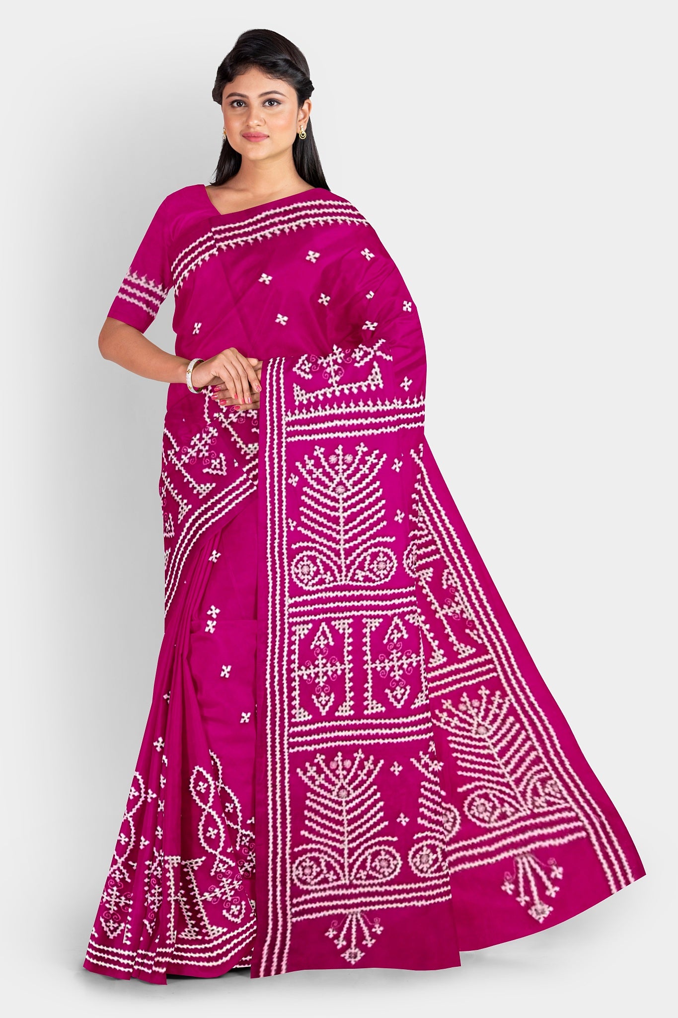 Gujrati Stitch: Stylish Blended Silk Saree showcasing Traditional Artistry in Modern Indian Fashion