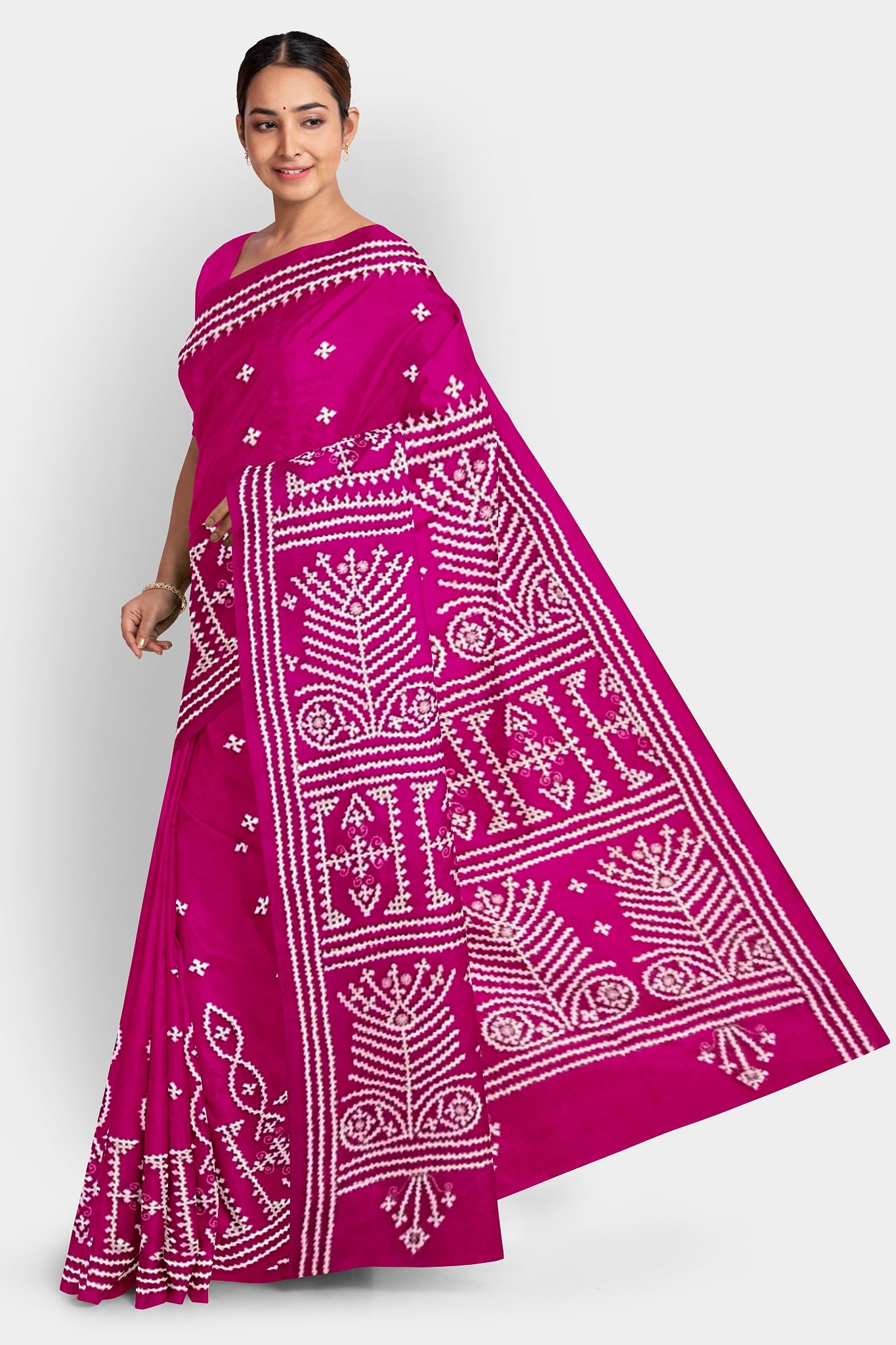 Gujrati Stitch: Stylish Blended Silk Saree showcasing Traditional Artistry in Modern Indian Fashion