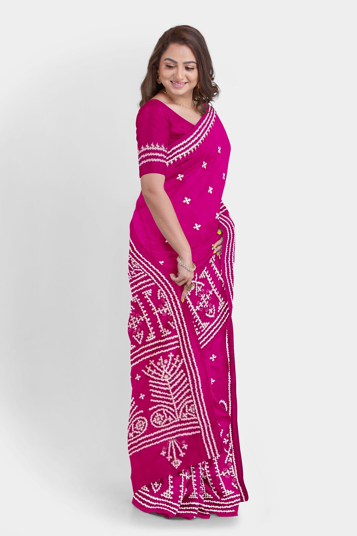 Gujrati Stitch: Stylish Blended Silk Saree showcasing Traditional Artistry in Modern Indian Fashion