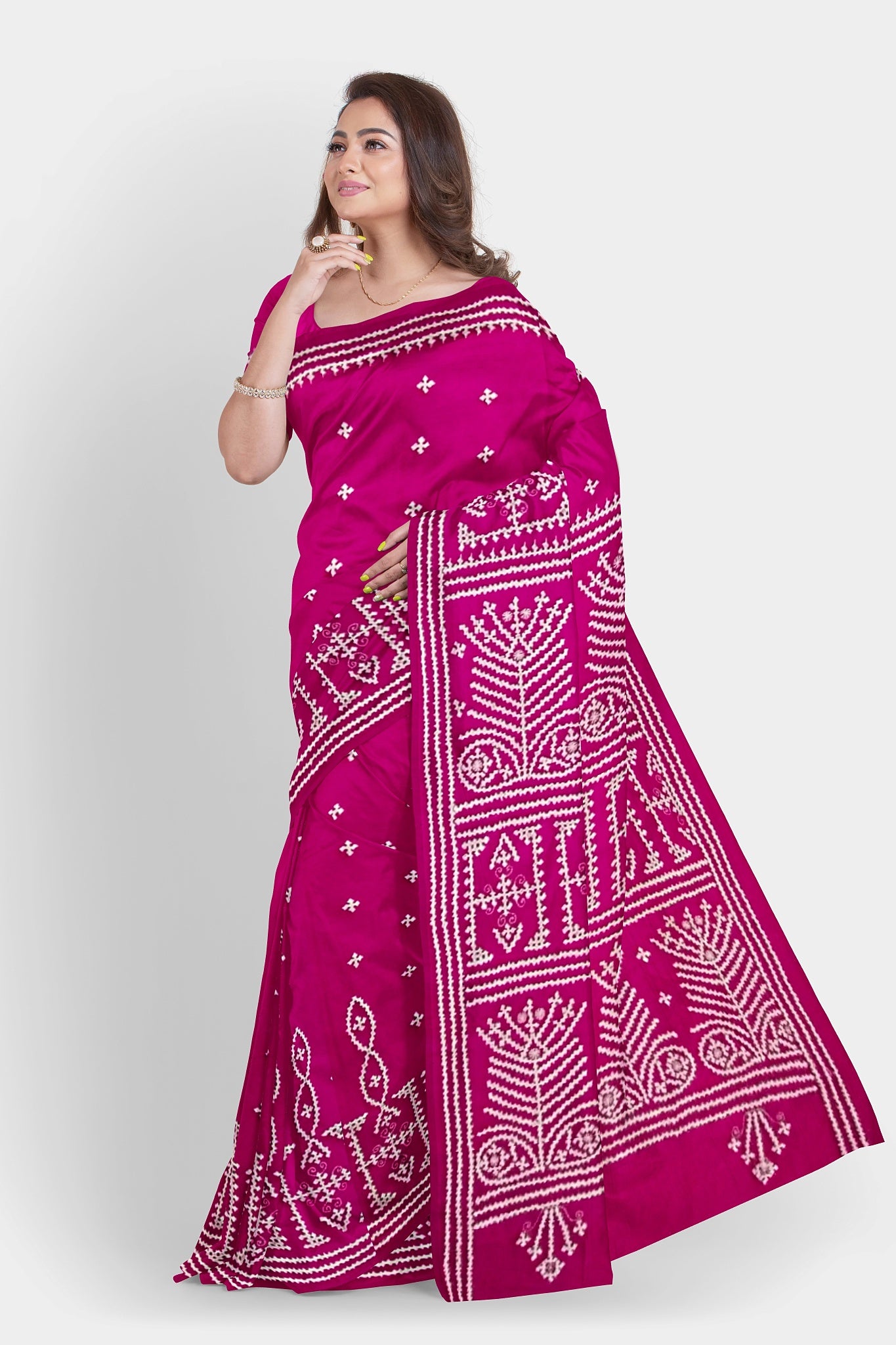 Gujrati Stitch: Stylish Blended Silk Saree showcasing Traditional Artistry in Modern Indian Fashion