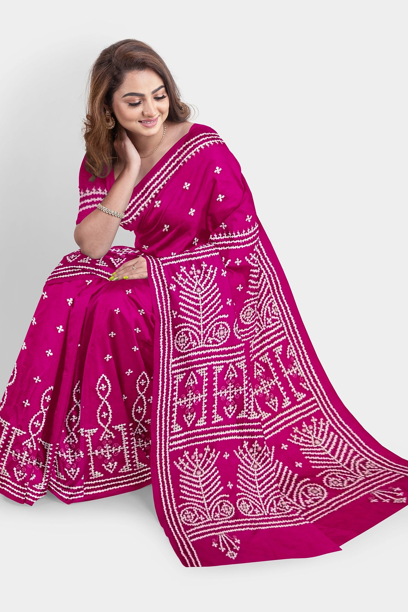 Gujrati Stitch: Stylish Blended Silk Saree showcasing Traditional Artistry in Modern Indian Fashion