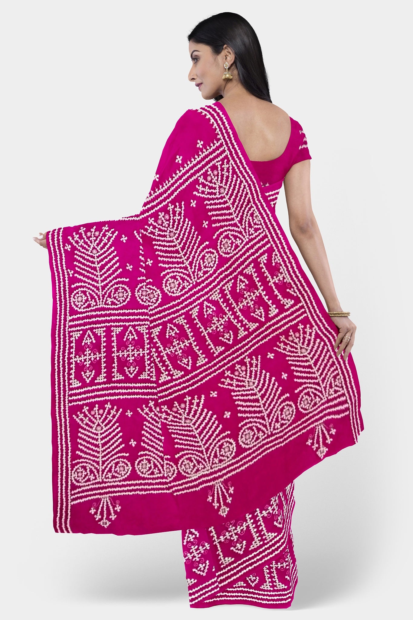 Gujrati Stitch: Stylish Blended Silk Saree showcasing Traditional Artistry in Modern Indian Fashion