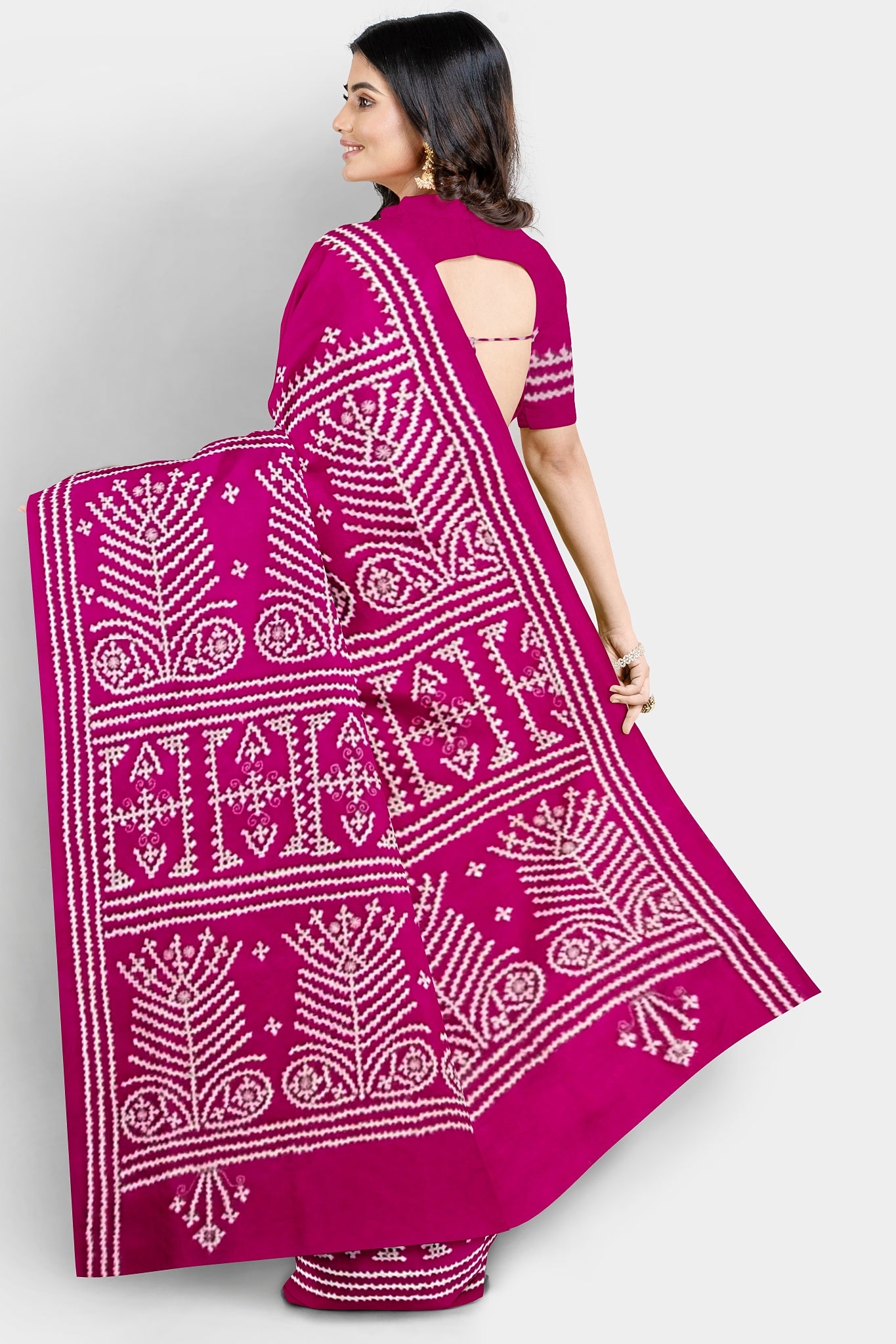 Gujrati Stitch: Stylish Blended Silk Saree showcasing Traditional Artistry in Modern Indian Fashion