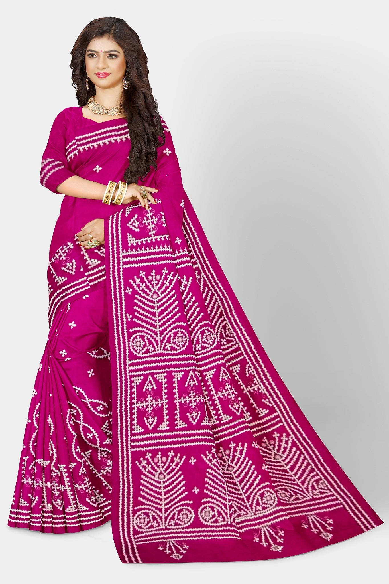 Gujrati Stitch: Stylish Blended Silk Saree showcasing Traditional Artistry in Modern Indian Fashion