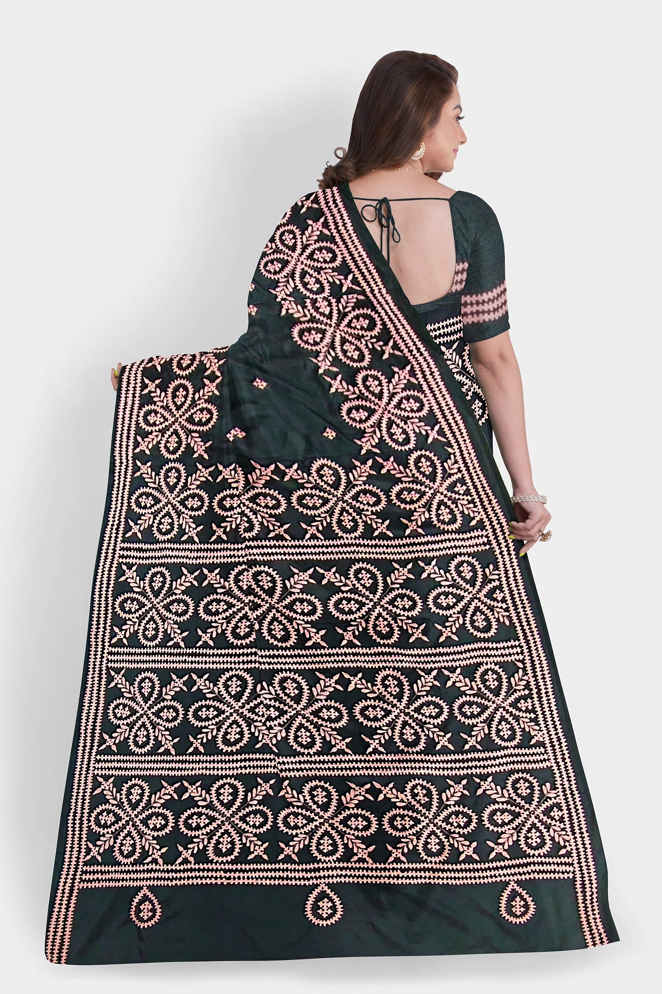 Gujrati Stitch: Stylish Blended Silk Saree showcasing Traditional Artistry in Modern Indian Fashion with BP
