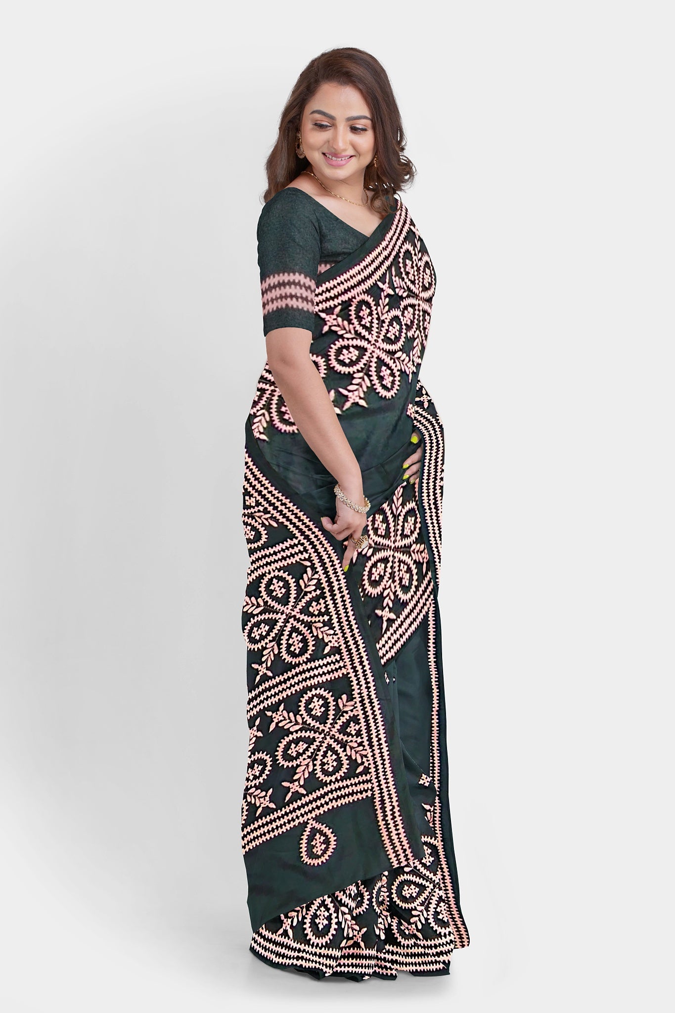 Gujrati Stitch: Stylish Blended Silk Saree showcasing Traditional Artistry in Modern Indian Fashion with BP