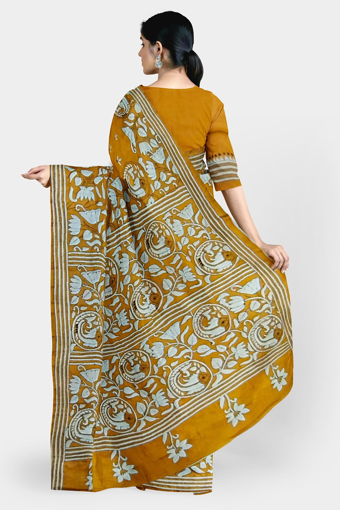 Kantha Stitch: Stylish Blended Silk Saree showcasing Traditional Artistry in Modern Indian Fashion with BP