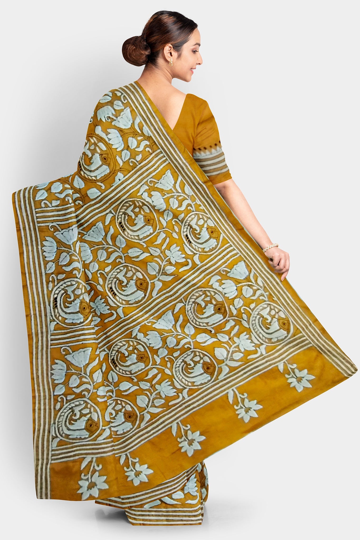 Kantha Stitch: Stylish Blended Silk Saree showcasing Traditional Artistry in Modern Indian Fashion with BP