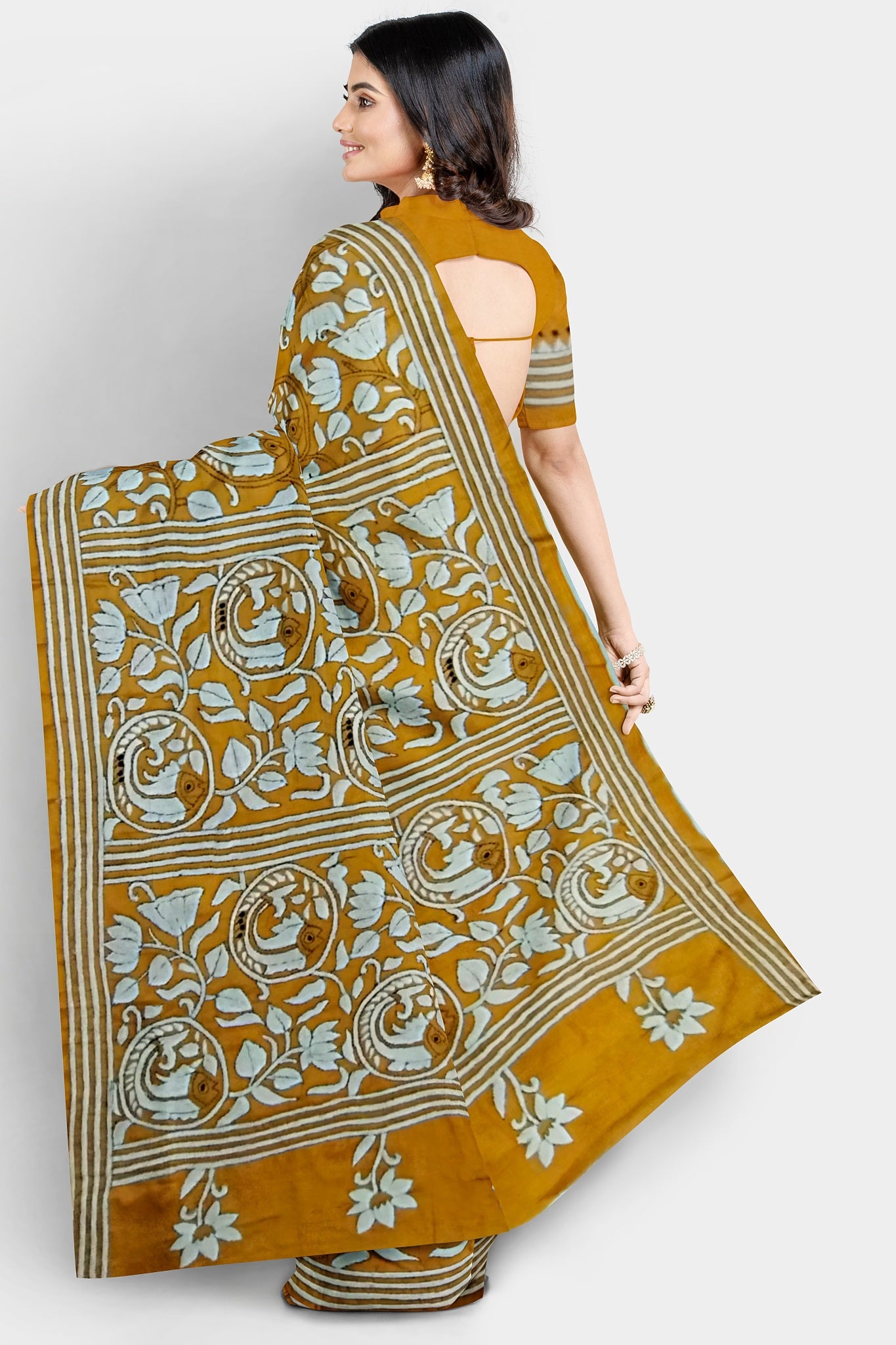Kantha Stitch: Stylish Blended Silk Saree showcasing Traditional Artistry in Modern Indian Fashion with BP