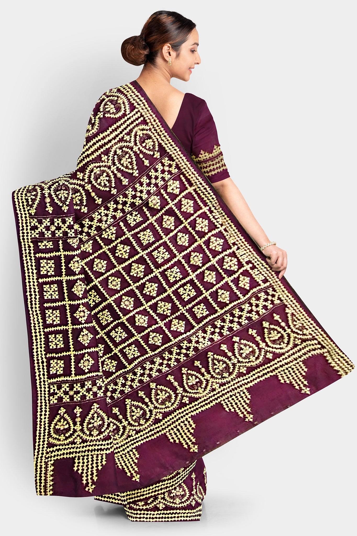 Gujrati Stitch: Stylish Blended Silk Saree showcasing Traditional Artistry in Modern Indian Fashion with BP