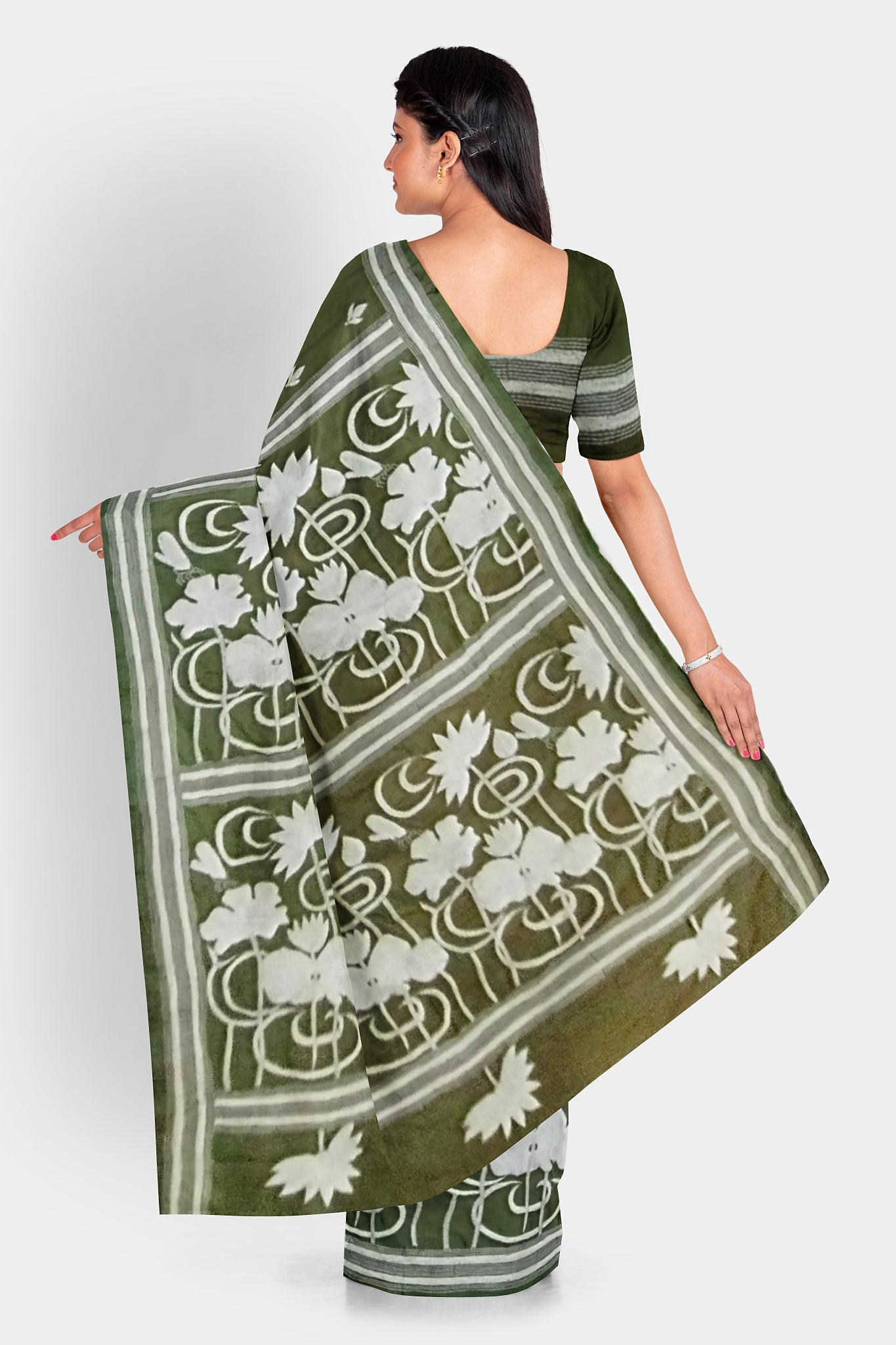 Kantha Stitch: Stylish Blended Silk Saree showcasing Traditional Artistry in Modern Indian Fashion with BP
